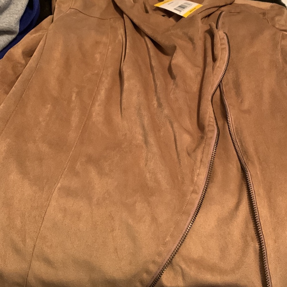 Tan jacket - Picture 2 of 2
